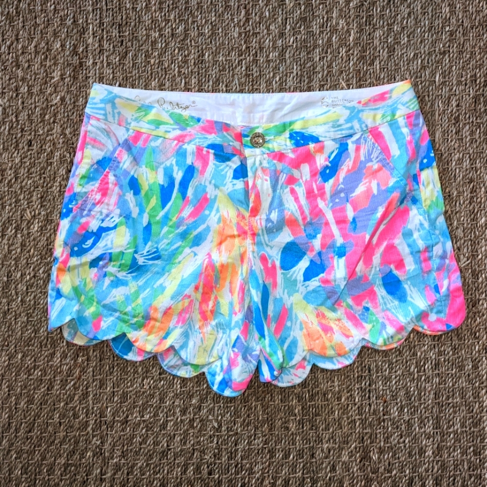 NWOT Lilly Pulitzer The Buttercup Short 5" inseam, cute scalloped hem